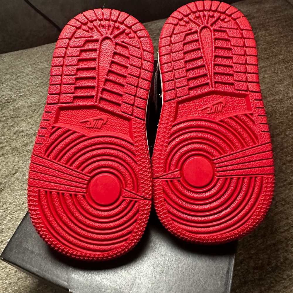 Jordan 1 - Picture 2 of 3